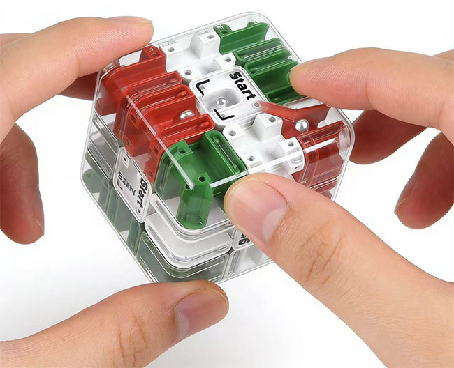 3D Ball Rolling Maze Labyrinth Magic Cube Green-Red